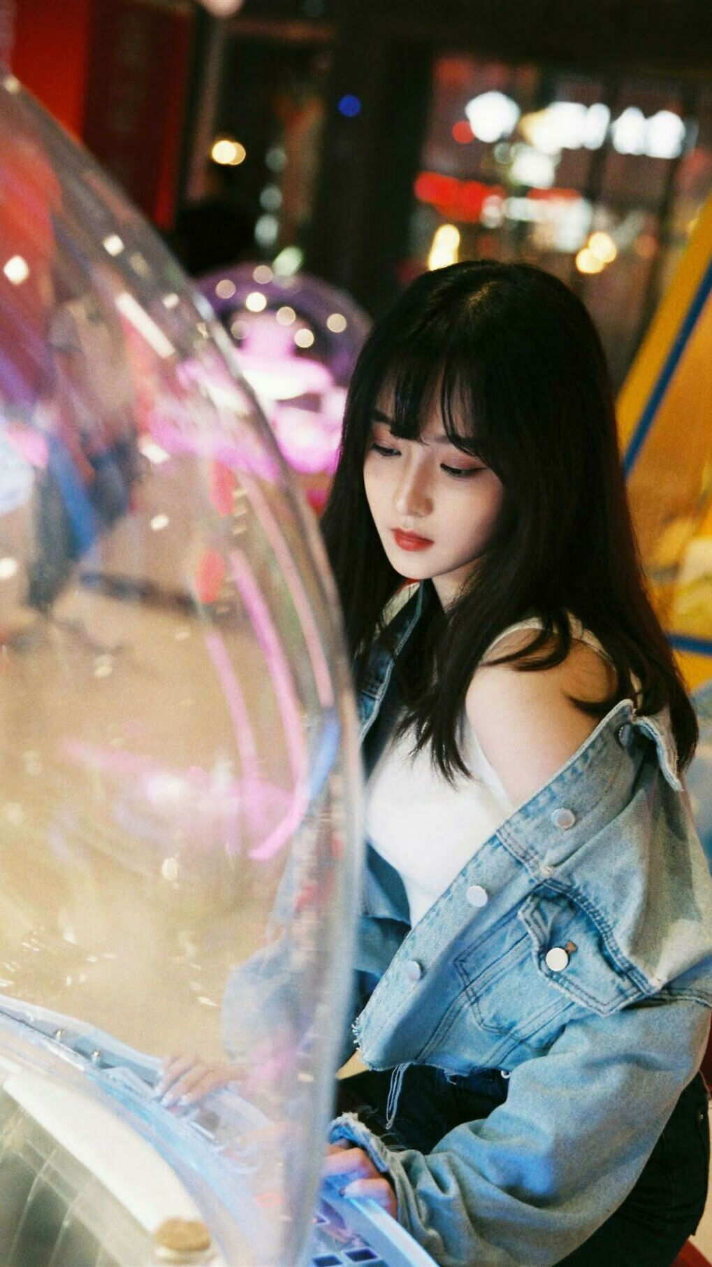 赛事直播现场：线下和线上同步震撼体验，线上线下比赛什么意思