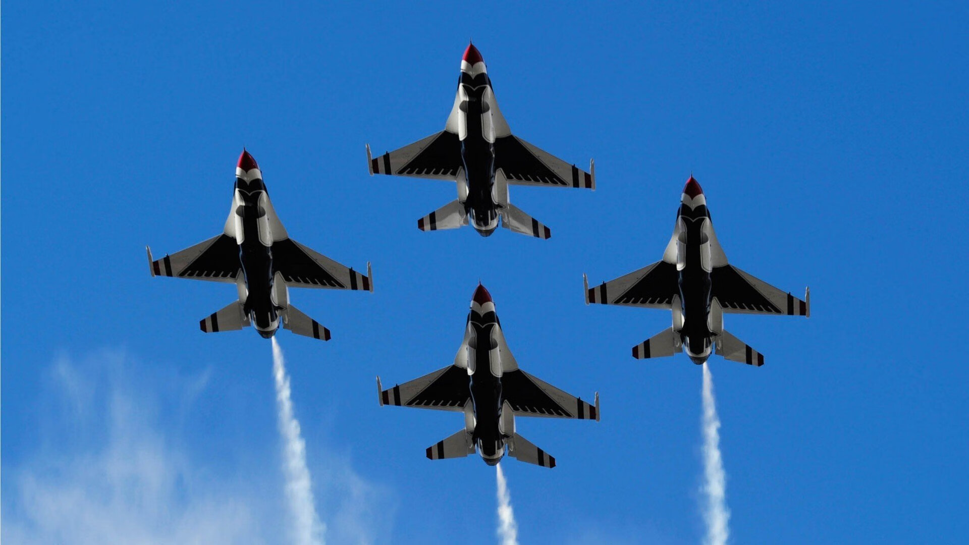 图卢兹边路连续传中制造破门机会，图卢兹攻略