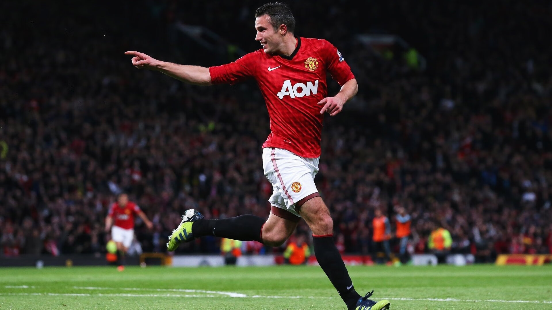 中国足球产业链升级带动相关行业快速发展，中国足球产业白皮书